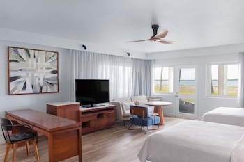 Ocean Front Larger Room, 2 Double Beds with Sit-out