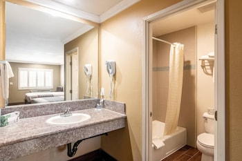 Standard Room, 2 Queen Beds, Non Smoking