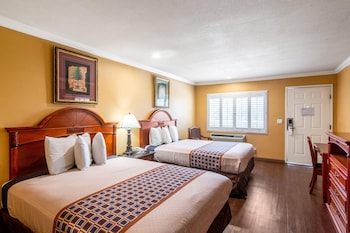 Standard Room, 2 Queen Beds, Non Smoking