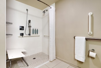 Room, 1 King Bed, Hearing Accessible (Transfer Shower)