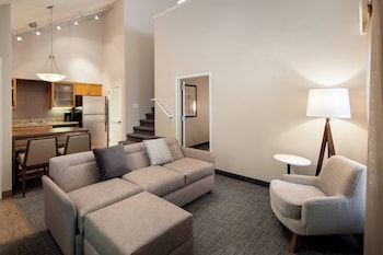 Loft, 2 Bedrooms (Full Kitchen)