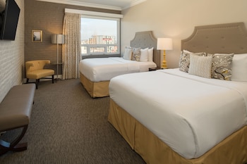 Executive Double Queen Suite