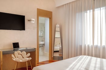 Superior Double or Twin Room (gym access)