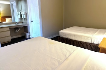Suite (2 Full Beds)