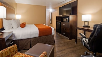 Standard Room, 1 King Bed, Accessible, Non Smoking