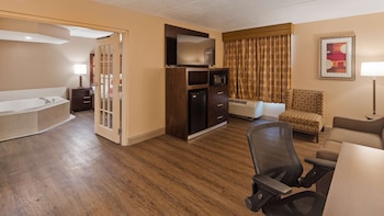 Suite, 1 King Bed, Non Smoking, Jetted Tub