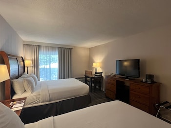 Room, 2 Queen Beds, Non Smoking, Balcony