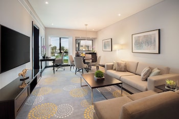 Suite, 1 Bedroom, Pool View