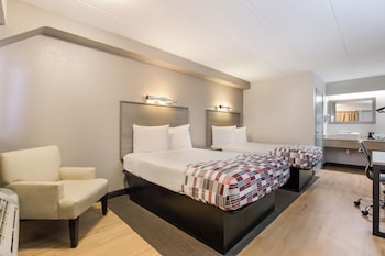 Deluxe Room, 2 Double Beds (Smoke Free)