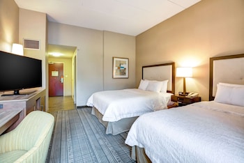 2 Queen Beds