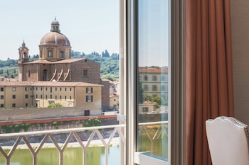 Premium Room, 1 King Bed, River View