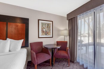 Standard Room, 2 Double Beds, Refrigerator, River View