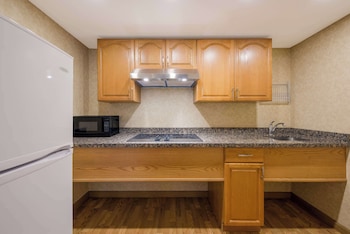Suite, 2 Double Beds, Non Smoking, Kitchenette (with Sofabed)
