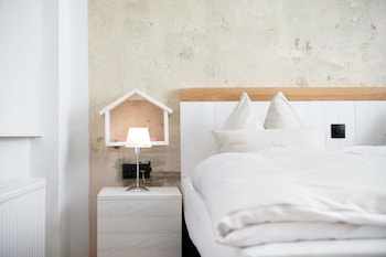 Grand Independent Room