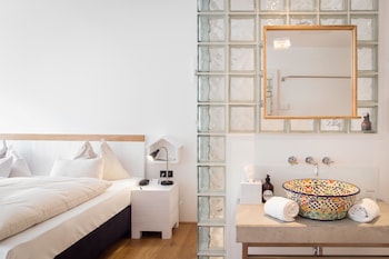 Independent Room