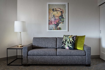 Suite, 1 King Bed, Kitchenette, Corner