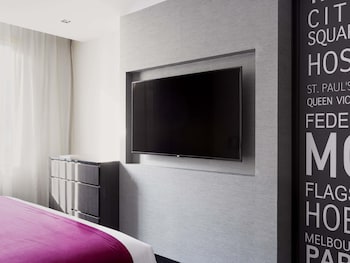Classic Room, 1 Queen Bed, Accessible