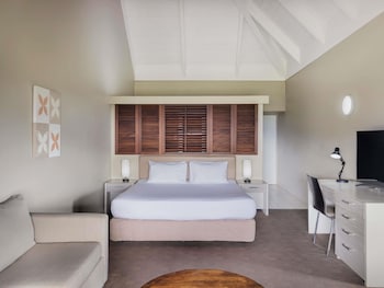 Executive Room, 1 King Bed with Sofa bed