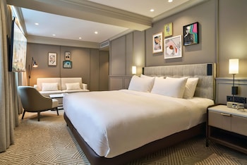 Family Room (Newly Refurbished)