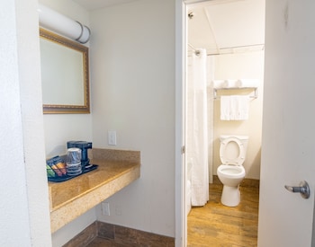 Room, 2 Double Beds, Bay View