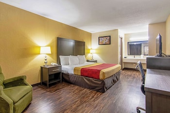 Standard Room, 1 King Bed, Smoking