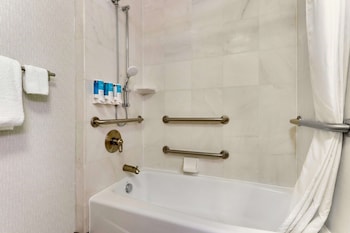 Room, 1 King Bed, Accessible (Meeting, Tub, 2 Rooms)
