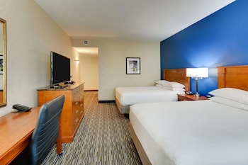 Room, 2 Queen Beds, Accessible (Tub)