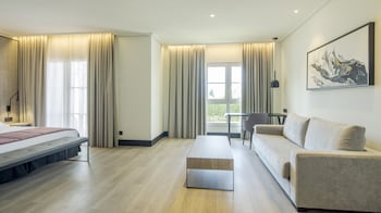 Premium Suite, 2 adults and 1 child
