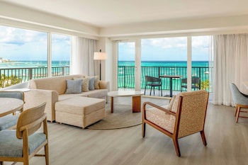 Suite, 1 King Bed with Sofa bed, Club Lounge Access, Oceanfront (Tradewinds, Adults Only)