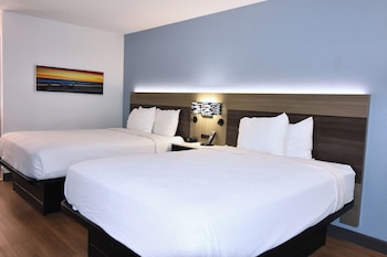 Standard Room, 2 Queen Beds, Non Smoking, Refrigerator & Microwave (Pet Friendly)