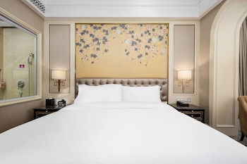 Premium Room, 1 King Bed