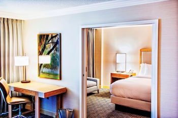 Suite, 1 Bedroom, Accessible (Mobility, Roll-in Shower)