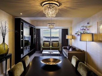 Executive Suite, 1 King Bed, Ocean View