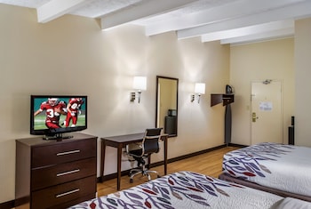 Deluxe Room, 2 Queen Beds, Non Smoking