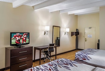 Deluxe Room, 2 Queen Beds, Non Smoking