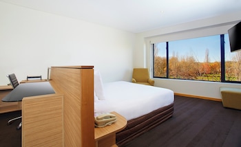 Standard Room, 1 King Bed, Park View