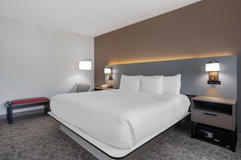 Standard Room, 1 King Bed, Non Smoking, Balcony