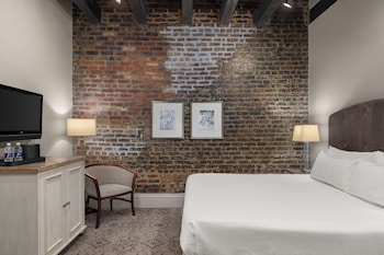 Premium Hermann House King