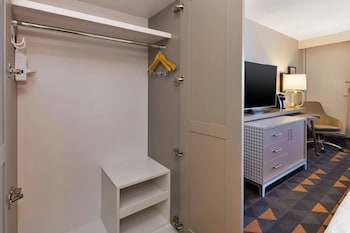 Standard Room, 2 Queen Beds