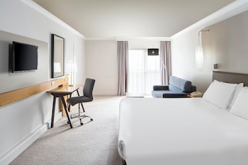 Premium Room, 1 King Bed, Club Lounge Access, Sea View