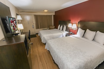 Deluxe Room, 2 Double Beds, Accessible (Smoke Free)