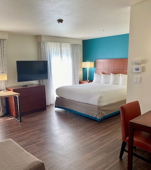 Studio Suite, 1 Queen Bed with Sofa bed