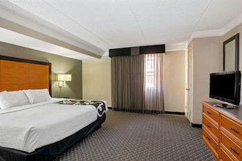 Suite, 1 King Bed, Non Smoking