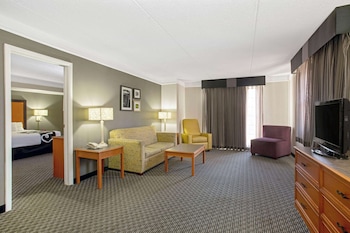 Suite, 1 King Bed, Non Smoking