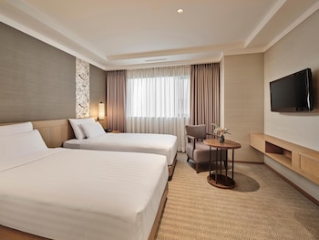 Room Randomly Assigned at Check-in (Double or Twin), No View, No Parking