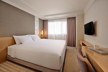 Room Randomly Assigned at Check-in (Double or Twin), No View, No Parking