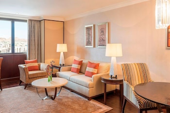 Executive Suite Club, 1 King Bed