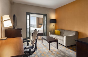 Suite, 1 King Bed, Microwave