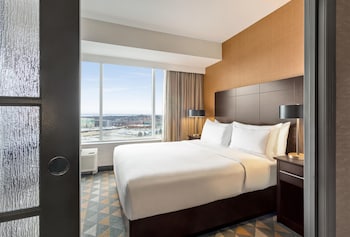 Suite, 1 King Bed, Microwave