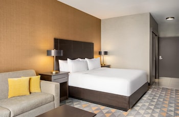Studio Suite, 1 King Bed, Kitchenette